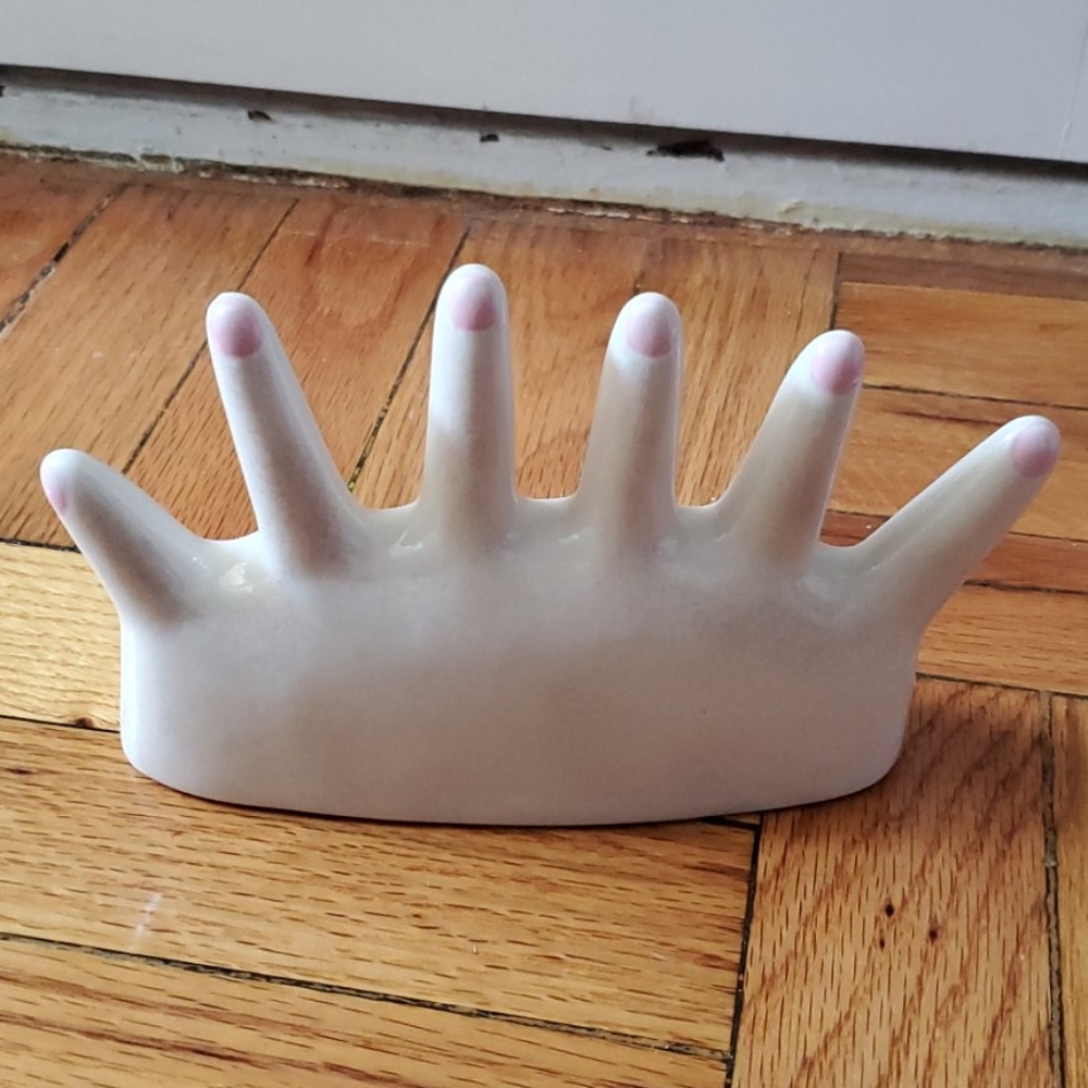 Flying Tiger Hand Ring Holder